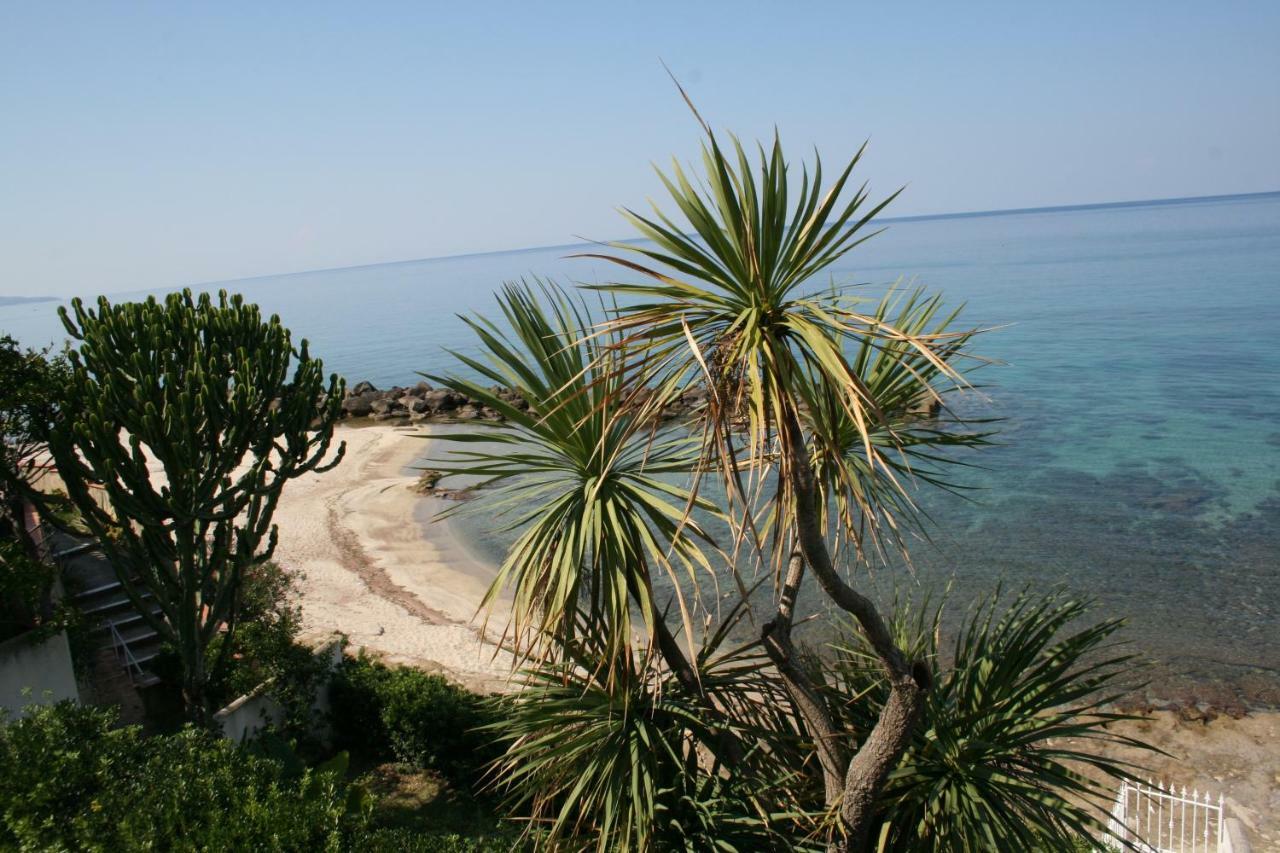Laura - Sul Mare * Pizzo (Calabria)